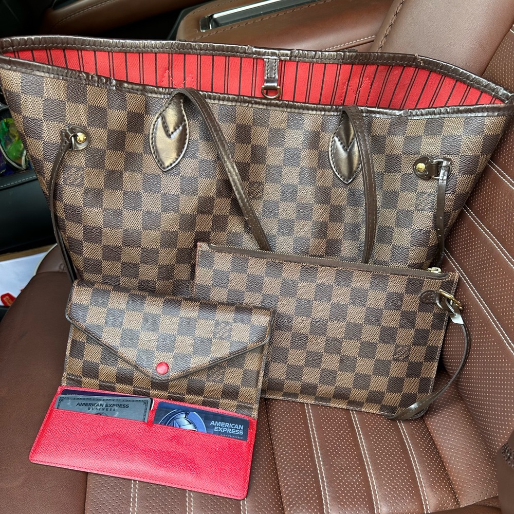 Louis Vuitton Neverfull MM Damier with red interior
